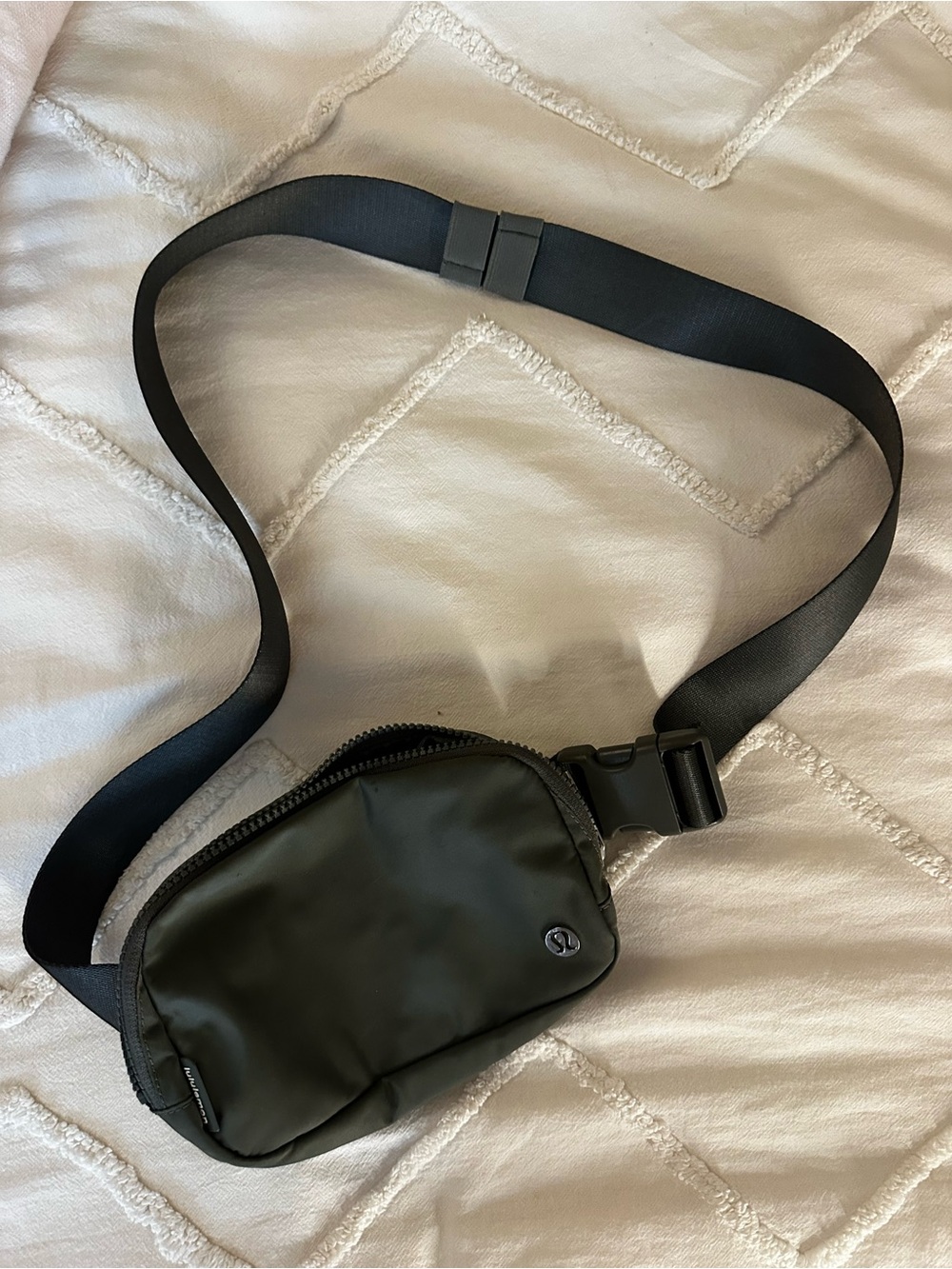 lululemon athletica Olive Belt Bag